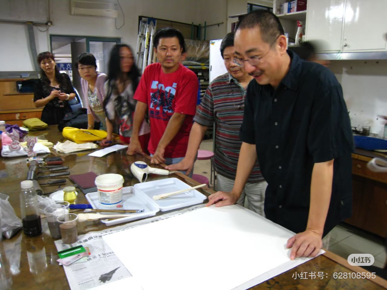 上海半岛版画工作室内的版画教学与实践现场
